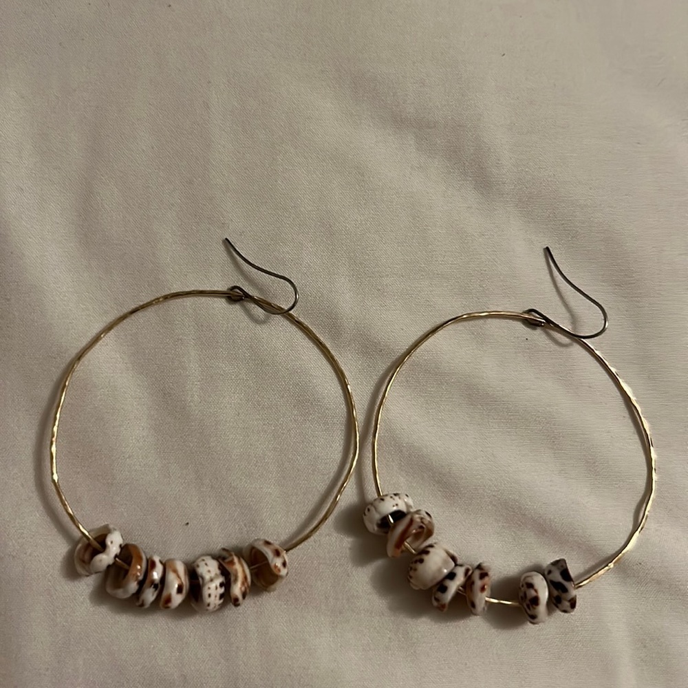 Gold fill hoops 2.5 inch. With shells. Made in hawaii